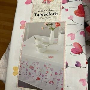 Floral Tablecloth - Easy Care, Spill-Proof